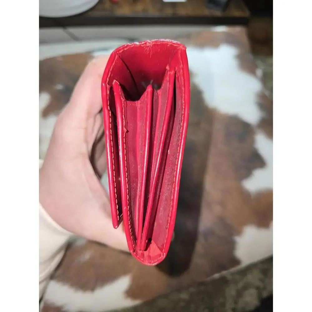 Red Prada Wallet - Picture 14 of 14